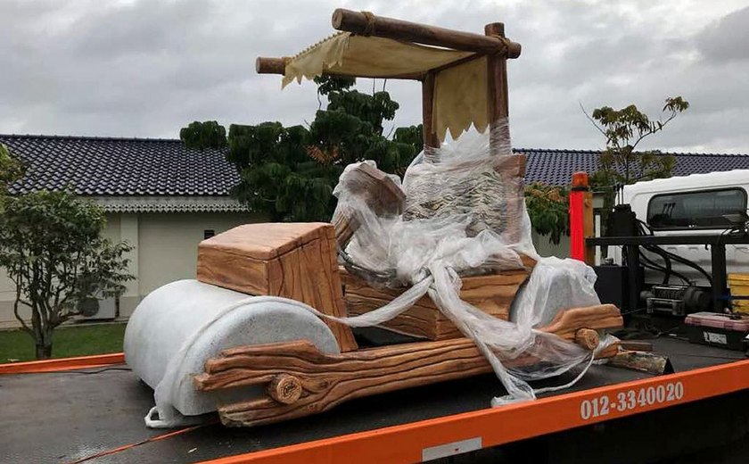 Sultão da Malásia ganha réplica com motor de carro dos Flintstones