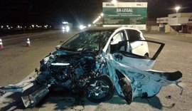 Motorista embriagado bate de frente com caminhão na BR-101