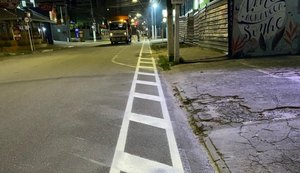 Após furtos de placas, órgão de trânsito implanta zebrado em rua na Jatiúca