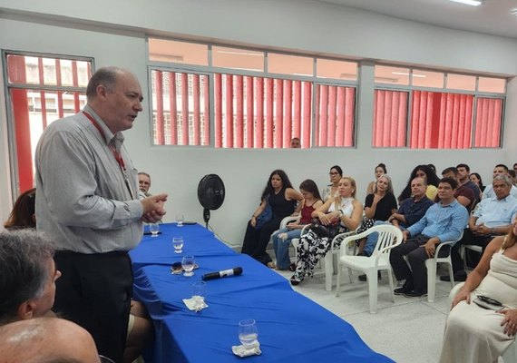 Reitor Josealdo Tonholo inaugura núcleos de pesquisa no campus da Ufal em Maceió
