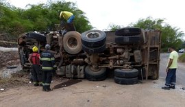 Tombamento de caçamba deixa um morto e outro ferido no Benedito Bentes