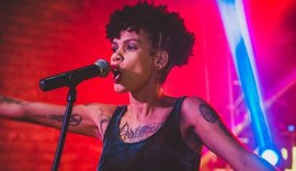 Músicos e poetas realizam show-protesto no centro de Maceió