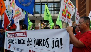Centrais sindicais fazem atos por melhores condições de trabalho