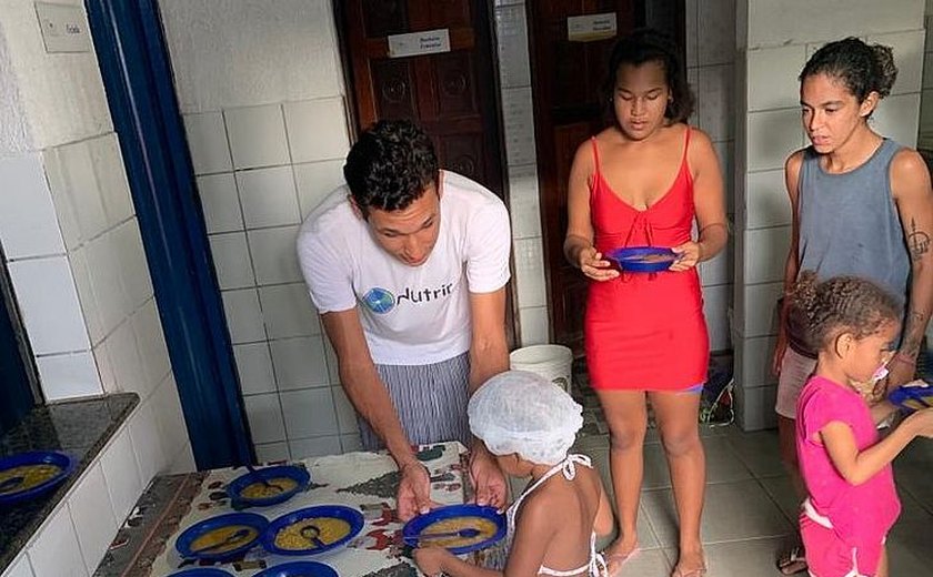 Avião Solidário traz a Maceió comida desidratada para famílias vítimas das chuvas
