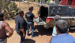 Suspeito de matar homem por ciúmes da esposa com golpes de enxada é preso