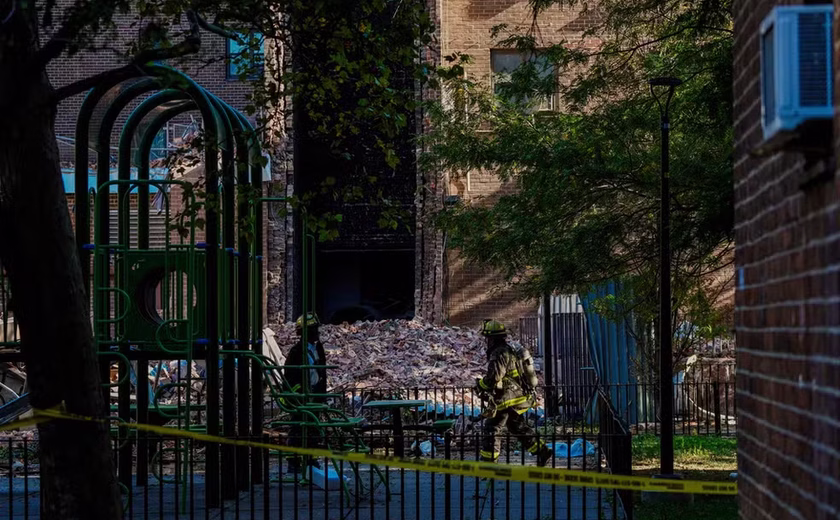 Fachada de prédio de 20 andares em conjunto habitacional desaba em Nova York