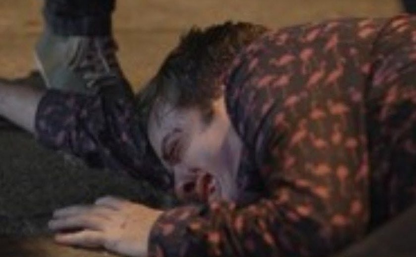 'Totalmente Demais': Max é espancado por grupo homofóbico