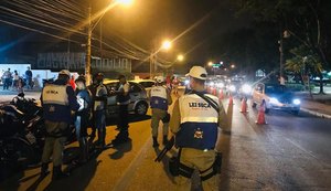 Blitz da Lei Seca flagra 13 motoristas dirigindo alcoolizados após as prévias