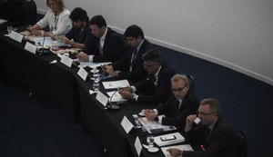 Prefeitos debatem pauta dos municípios com presidenciáveis