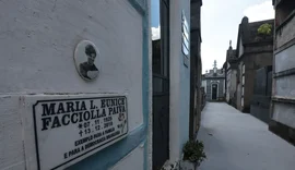 Túmulo de Eunice Paiva vira ponto turístico após Ainda Estou Aqui