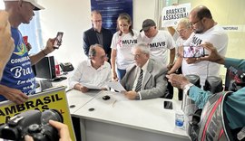 MP recebe documentos com reivindicações de movimentos formado por vítimas da mineradora