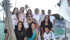 Jogadoras da seleção feminina passam férias em Maragogi à espera da convocação da técnica Pia Sundhage