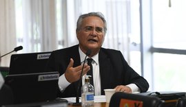 Anúncio de Bolsonaro sobre vacinas veio com 'atraso fatal e doloroso', afirma CPI em nota