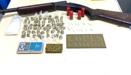 PM apreende 17 armas de fogo e quase 10 Kg drogas em uma semana