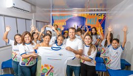 Em Murici todos estudantes dos cursos de idiomas são contemplados pela Prefeitura com fardamentos
