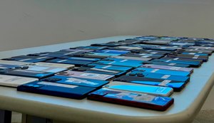 Mais 140 alagoanos recebem celulares recuperados pela SSP