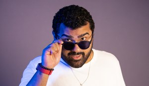 Comediante Everton Lessa faz stand up especial de aniversário neste domingo (7)
