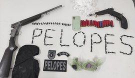 Ações da PM apreendem três armas de fogo e 1,3 kg de drogas no interior