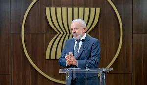 Lula quer discutir com Trump punição dada a ministros do STF