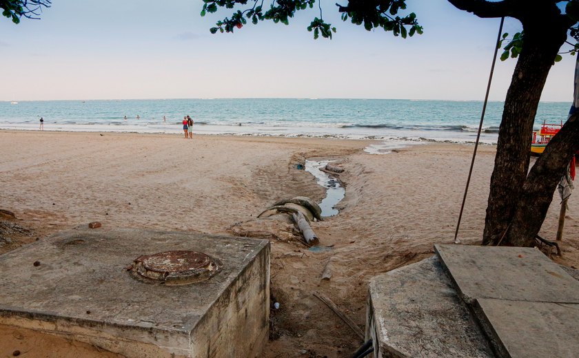 Maceió perde turistas com esgotos nas praias