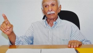 Professor Moacir Teófilo completa 97 anos em Arapiraca