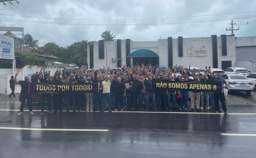 Policiais civis fazem ato de solidariedade contra a perseguição de colegas