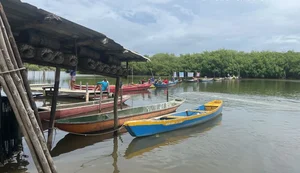 15 barcos são usados para fechar passagem de embarcações na Ilha de Santa