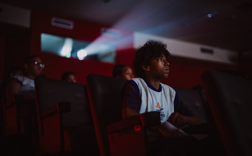 Mostra com as Escolas reúne jovens da rede pública no 3º REVOADA - Festival Internacional de Cinema