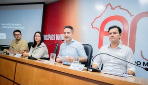Paulo Dantas e prefeitos firmam pacto para fortalecer educação em Alagoas