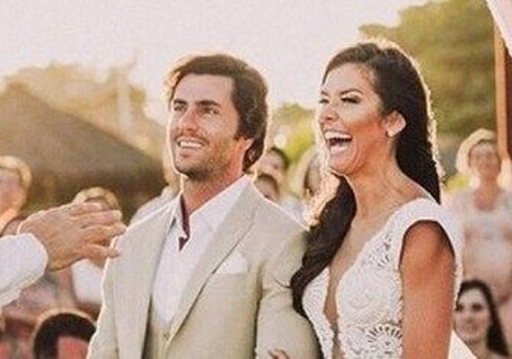 Fotos e vídeos! Ex-BBB Talula se casa à beira-mar com empresário na Bahia