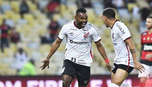 Athletico-PR bate Flamengo no Maracanã e está na final