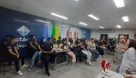 Feira de Profissões em Maceió orienta jovens na escolha da carreira