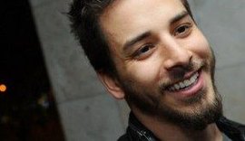 Cantor Junior Lima passa por cirurgia de emergência