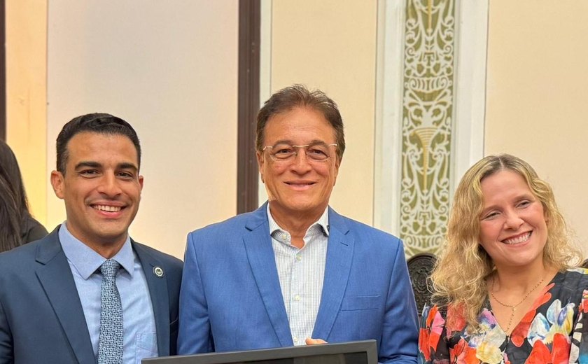 Galba Novaes é agraciado com a Comenda Mérito do Serviço Público Maria Tereza Holanda