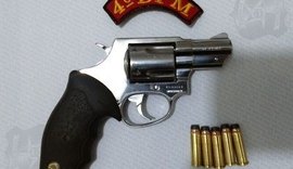 Idoso de 71 anos é detido com arma de fogo no bairro do Farol
