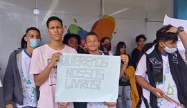 Estudantes realizam protesto na Secretaria Estadual de Educação