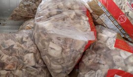 Fiscalização sanitária apreende 700kg de carne deteriorada em supermercado