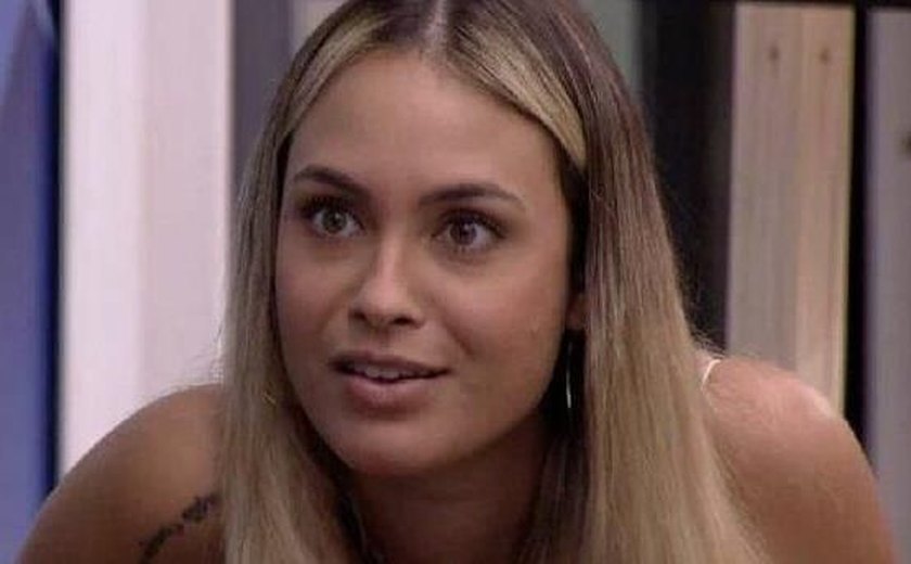 'BBB21': Sarah ironiza pandemia mais uma vez ao fazer piada com máscara