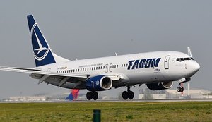 Boeing com 184 a bordo pousa em emergência após desmaio de piloto