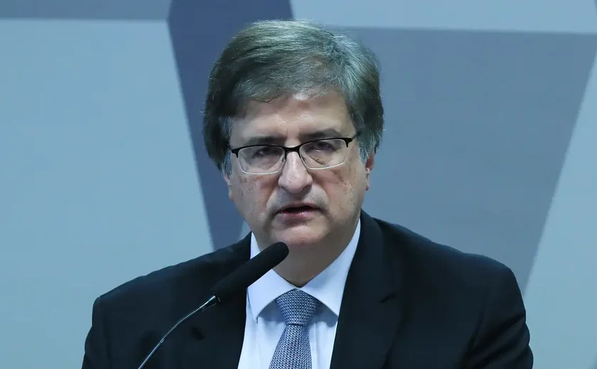 Procurador-geral da República é a favor de prisão domiciliar para Collor