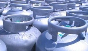 Arapiraquenses reclamam do preço abusivo do gás de cozinha