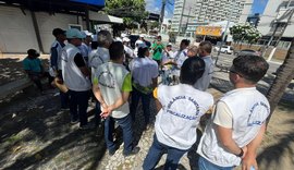 Operação conjunta fiscaliza e orienta vendedores ambulantes na orla