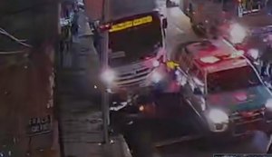 Ônibus desgovernado colide com outros quatro veículos na Ladeira dos Martírios, no centro de Maceió