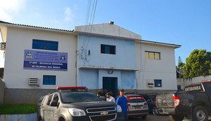 Homem é preso após tentar esfaquear ex-mulher e policial em Alagoas