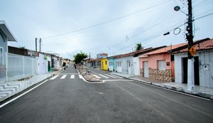 Governo entrega vias pavimentadas e autoriza construção de ginásio poliesportivo em Palestina