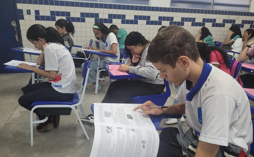 Mais de 12 mil estudantes da Rede Estadual fazem as provas da OBFEP