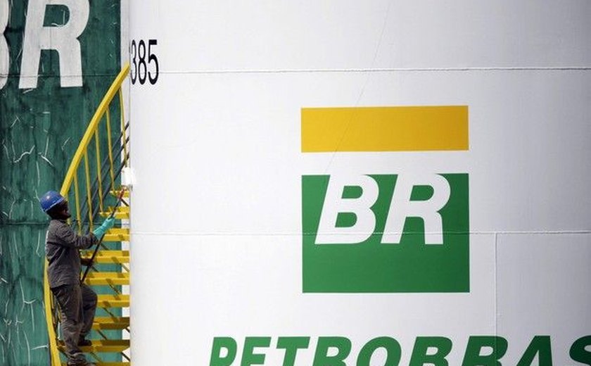 Petrobras terá 30% de participação em três áreas da 4ª rodada de leilões do pré-sal