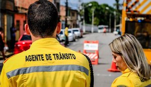 Rua Alcebíades Valente, no Farol, volta a ser mão dupla na sexta (15)