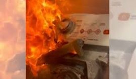 Máquina de lavar pega fogo e assusta moradores de casa em Penedo