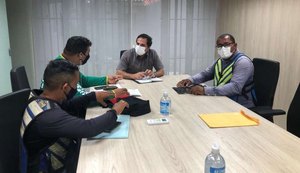 Defensoria se reúne com mototaxistas para tratar de problemas em regulamentação